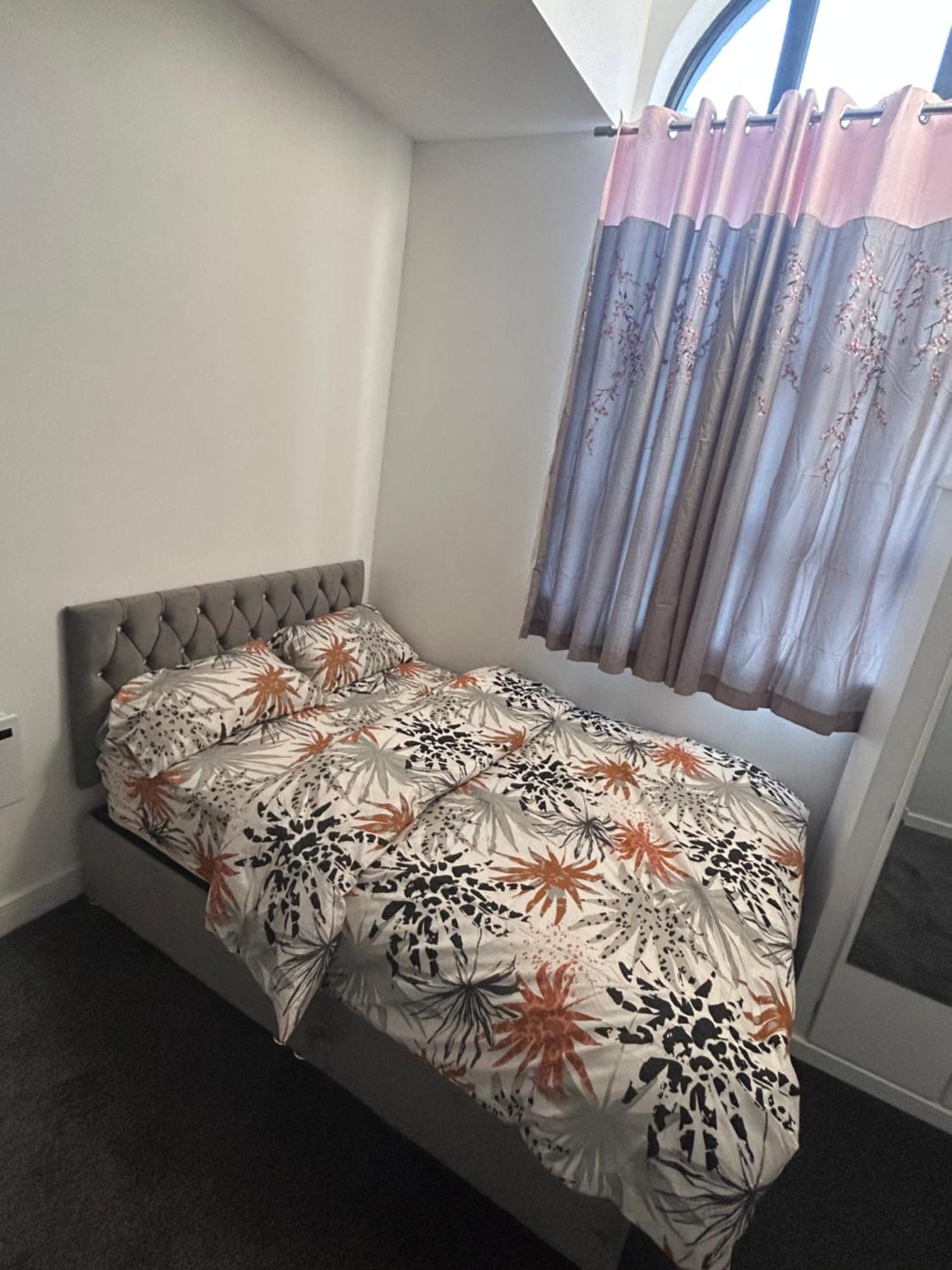 Lovely 1 Bed Apartment In Salford マンチェスター エクステリア 写真
